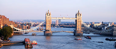 the image tower bridge in london